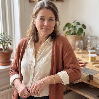 Handgemaakte Initialen Armband om de pols van de moeder