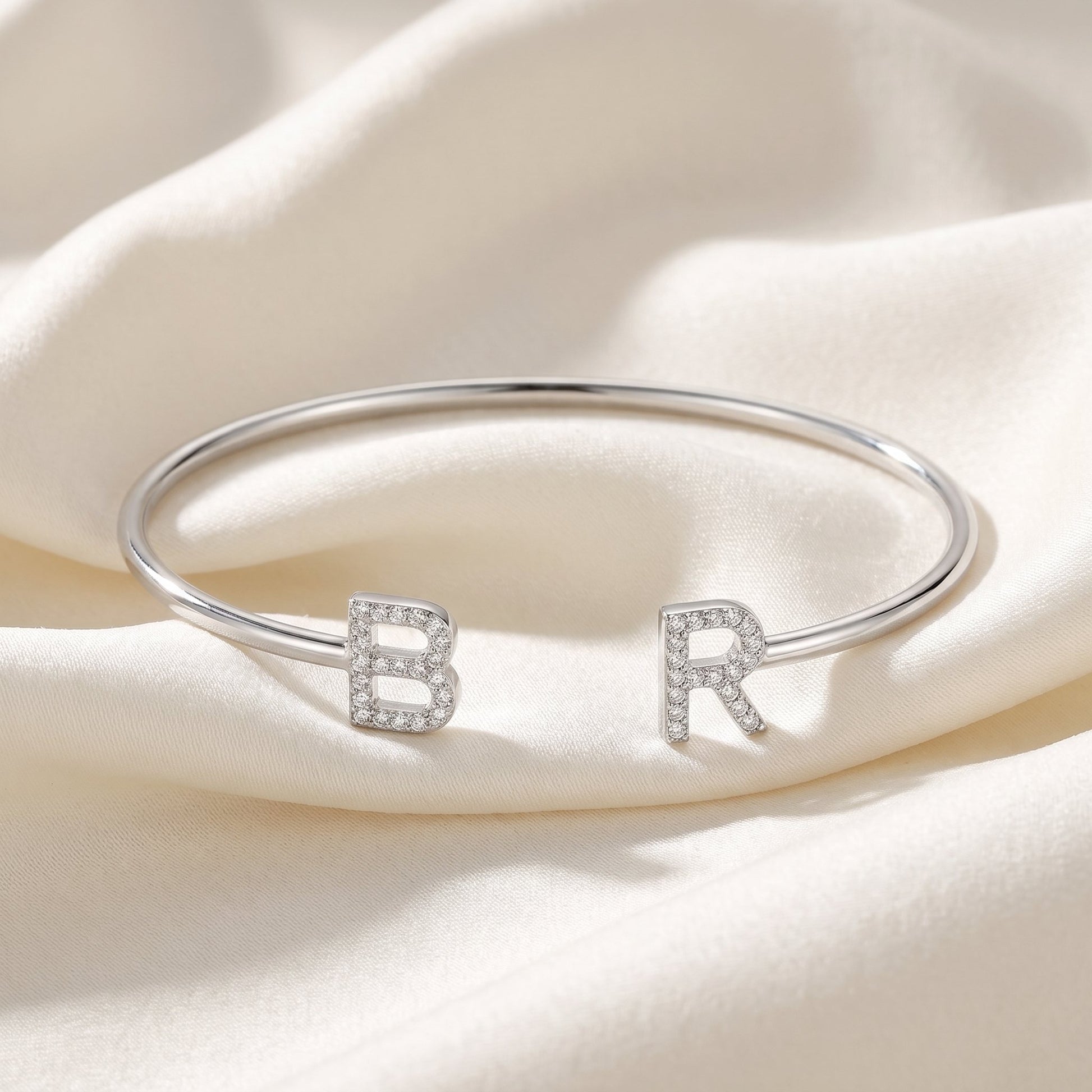 Initialen armband in zilver met twee initialen